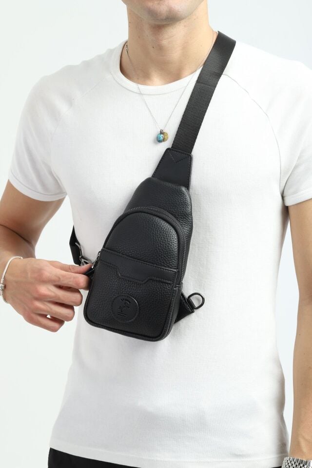 Siyah Küçük Omuz Çantası - Fonksiyonel Bölmeli Askılı Çapraz Çanta